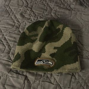 Little kid Seahawk’s hat